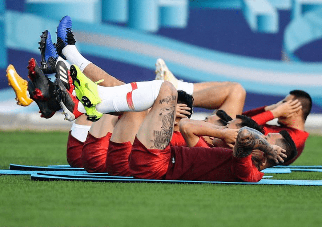 ‘熊猫体育’
同样是纹身 林丹是孝顺 李娜是恋爱 凭啥国足一直被骂?(图5) ‘熊猫体育’
同样是纹身 林丹是孝顺 李娜是恋爱 凭啥国足一直被骂?(图5)