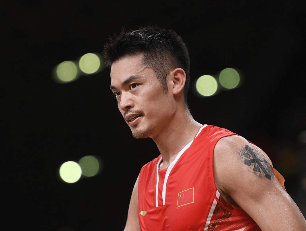 ‘熊猫体育’
同样是纹身 林丹是孝顺 李娜是恋爱 凭啥国足一直被骂?(图2) ‘熊猫体育’
同样是纹身 林丹是孝顺 李娜是恋爱 凭啥国足一直被骂?(图2)