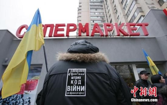 他们负责制造快乐,却“不快乐”| 喜剧演员群像|熊猫体育(图2) 熊猫体育